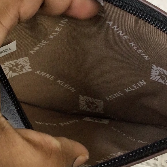 Anne Klein wristlet pouch, black vegan leather - Picture 3 of 5